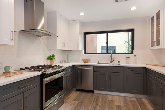 Foto del edificio - 1059 Elm Ave