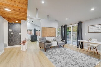 Building Photo - 5030 Kensington Way