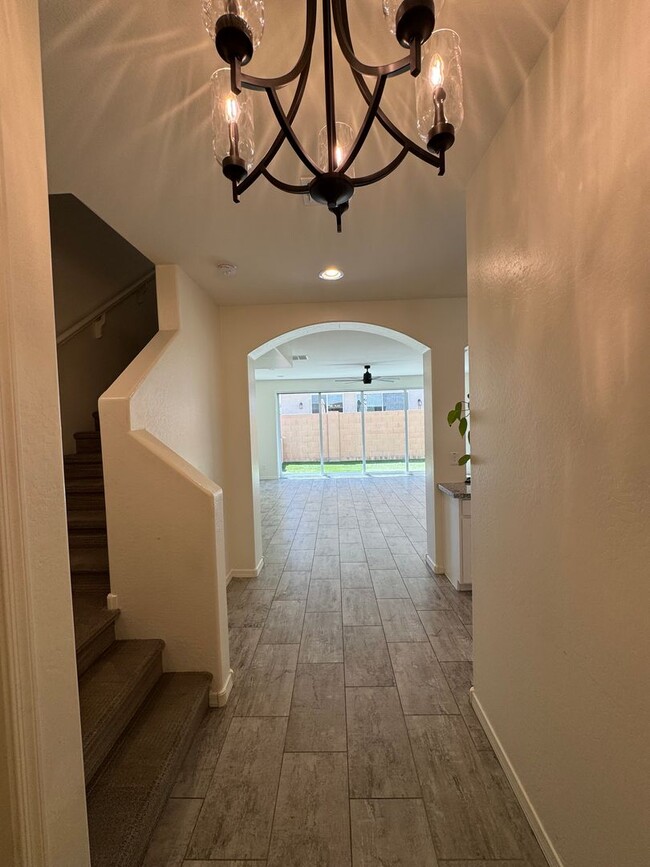 Foto del edificio - Upgraded Corner Townhome in the Heart of G...