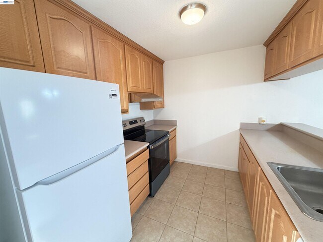 Building Photo - 1391 Monument Blvd