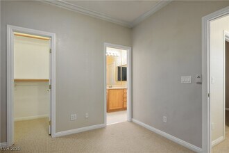 Building Photo - 8133 Chestnut Hollow Ave