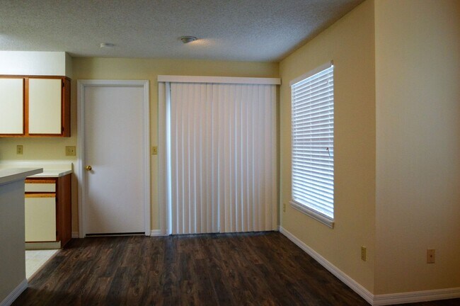 Foto del edificio - METROWEST: Popular Tradewinds Community!