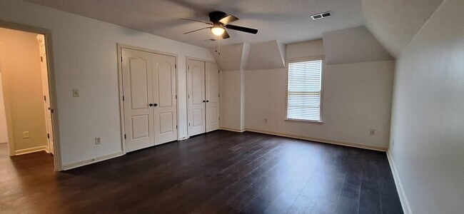 Building Photo - Gorgeous 5 Bedroom 3 Bath | Lakeland | Inc...