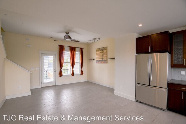 Building Photo - 2 br, 2.5 bath House - 2310 Uinta St