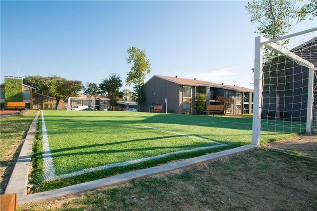 Foto del edificio - 4299 Pleasant Run Rd