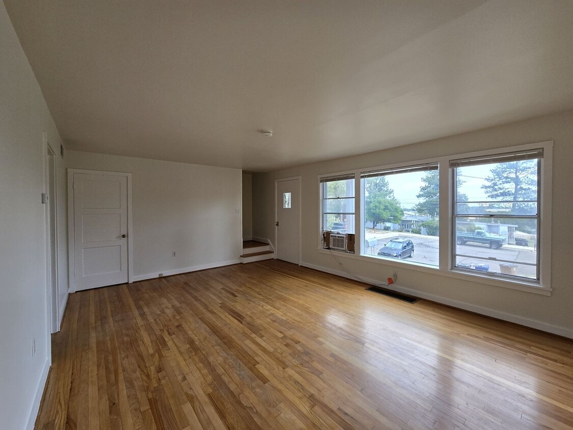 Primary Photo - 2205 45th St