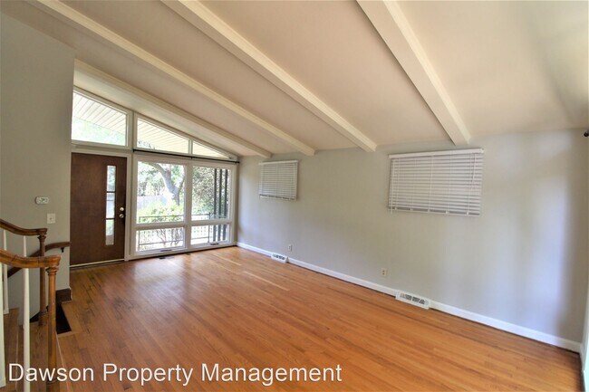 Building Photo - 3 br, 1.5 bath House - 6645 Candlewood Drive
