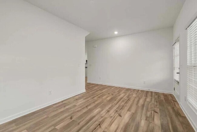 Foto del edificio - 2076 Boxwood Cir