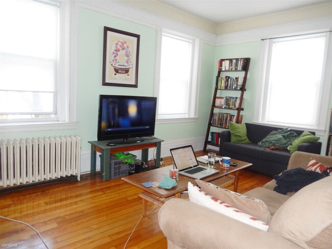 Building Photo - 2 br, 1 bath  - 222 South St