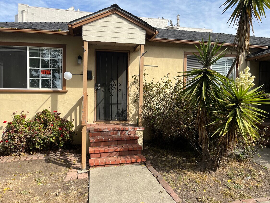 Foto principal - 2672 73rd Ave