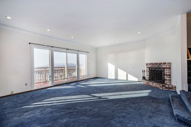 Foto del edificio - 4BR/2.5BA Pet-Friendly Golden Gate Heights Home with Views, Bonus Room & 2-Car Garage | YouTube Tour