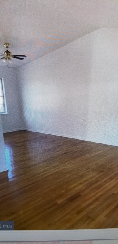 Foto del edificio - 2415 Chaney Rd