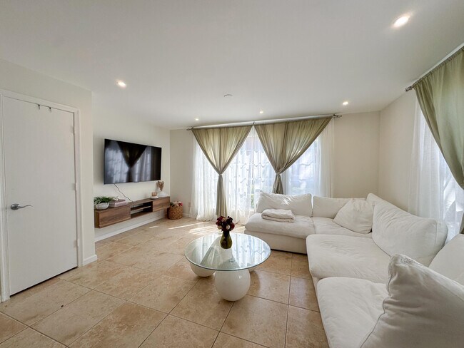 Foto del edificio - 1125 Crystal Way