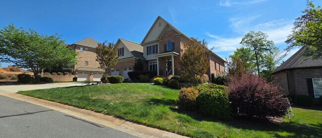 Foto del edificio - Beautiful Home with a full in law suite in Lewisville