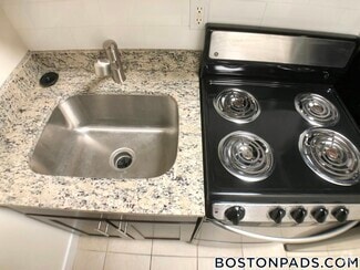 Building Photo - 62 Boylston St