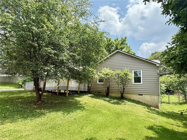 Building Photo - 1194 Broward Dr