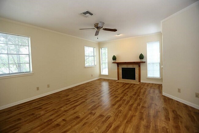 Foto del edificio - 2602 W Holcombe Blvd