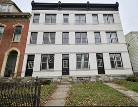 Building Photo - 920 Washington Ave