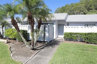 Building Photo - 1389 Pine Ridge Cir E