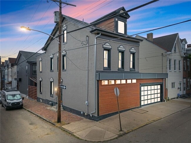 Photo - 3865 Howley St House