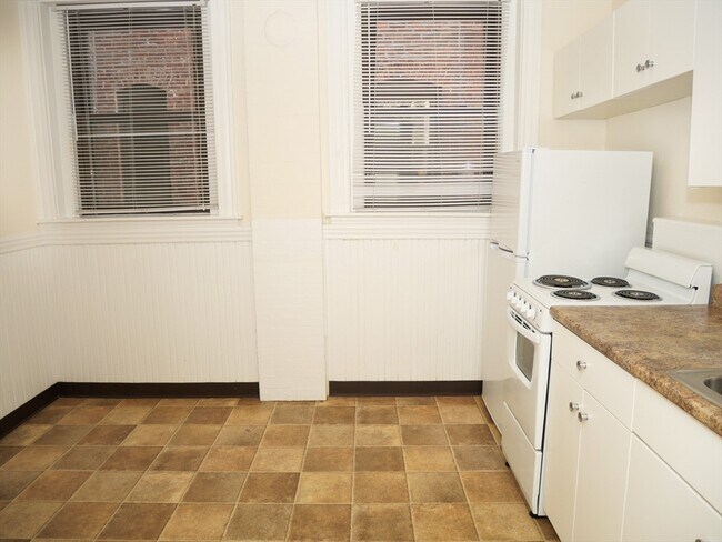 Foto del edificio - 1382 Beacon St