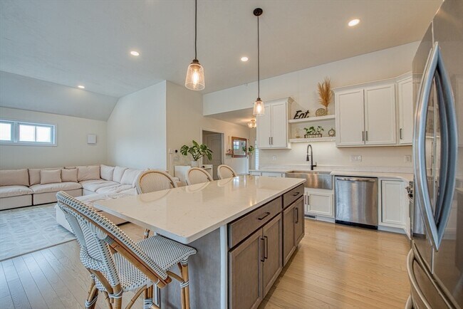 Foto del edificio - 35 Metacomet Rd