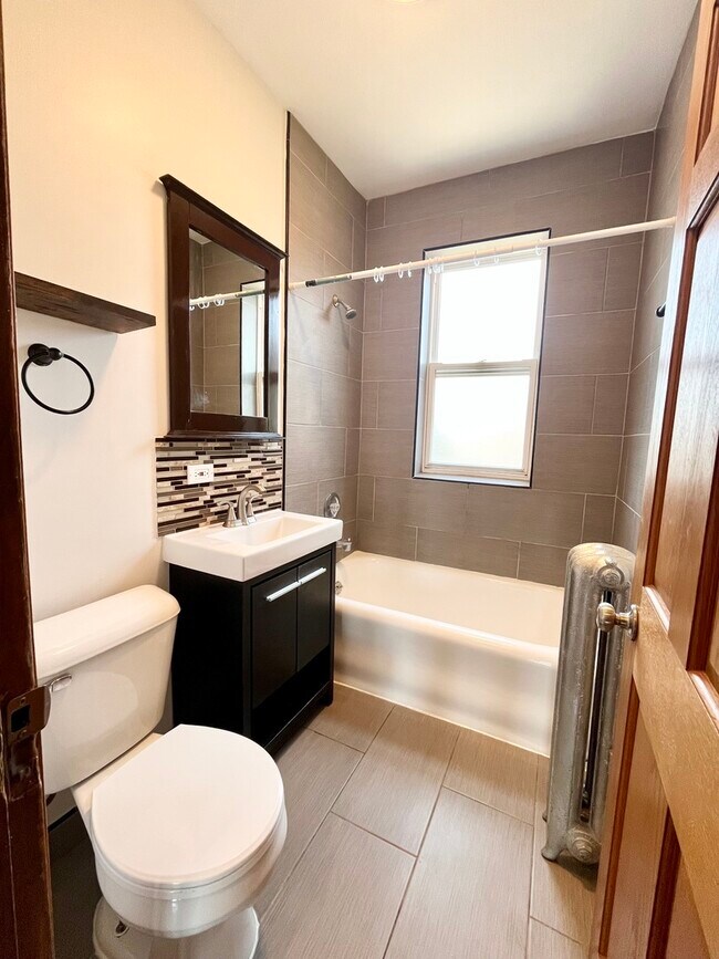 Foto del edificio - 2154 N Kildare Ave