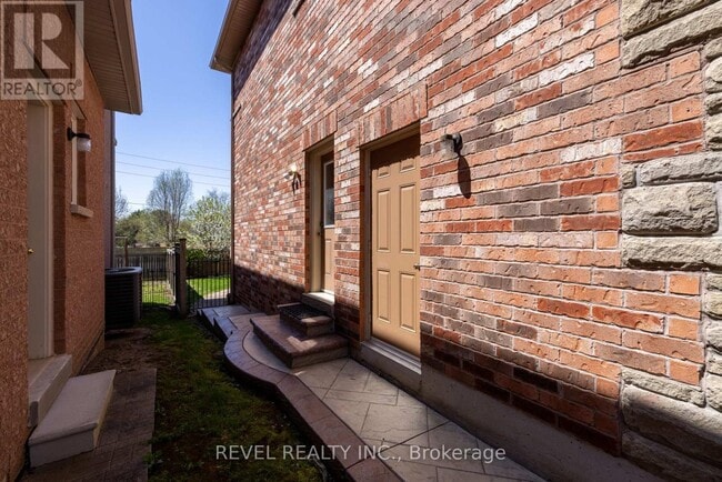 Building Photo - 16 Terrance Dr
