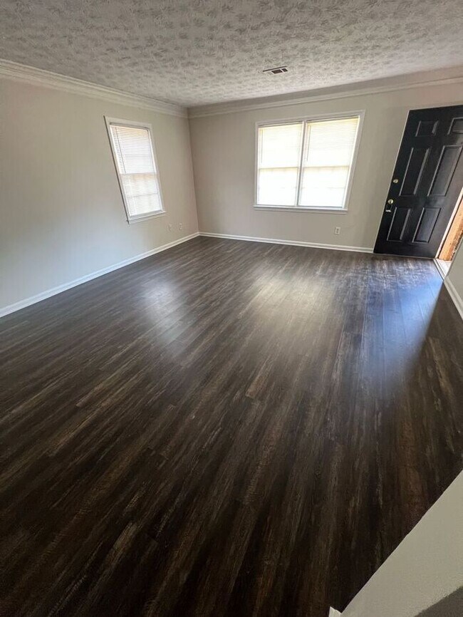 Foto del edificio - READY NOW!!! Ranch 2 bed 1 bath Duplex in Lawrenceville!