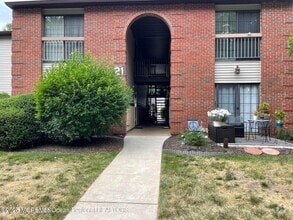 Building Photo - 21 Augusta Ct