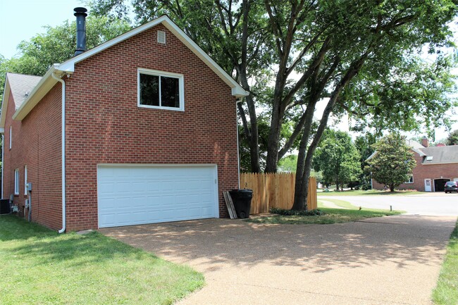 Building Photo - 239 Scotsman Ln