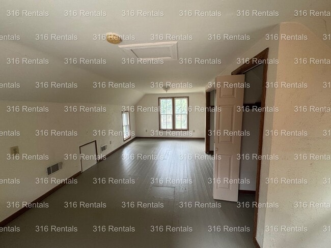 Building Photo - $849 - 2 bed 1 bath - Single Family Home