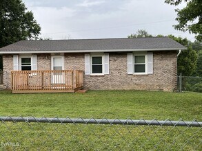 Building Photo - 766 Bancroft Chapel Rd