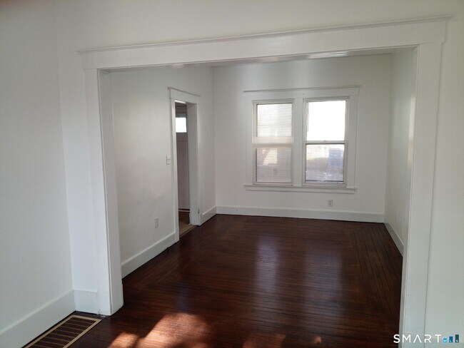 Foto del edificio - 105 Hillside Ave