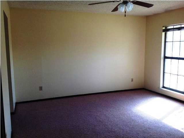 Building Photo - 122 Pamela Dr