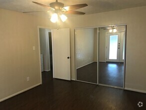 Building Photo - 416 University Oaks Blvd