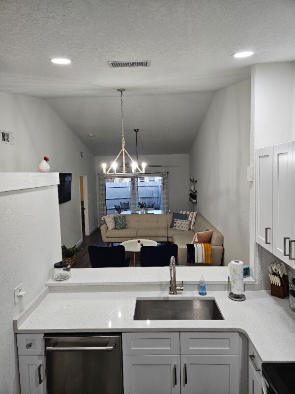 Building Photo - 654 Capistrano Ct