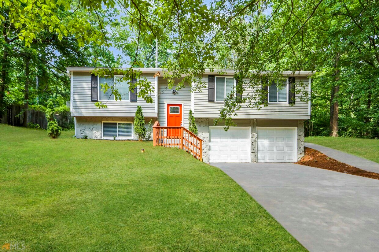 Foto principal - 695 Stoneside Dr