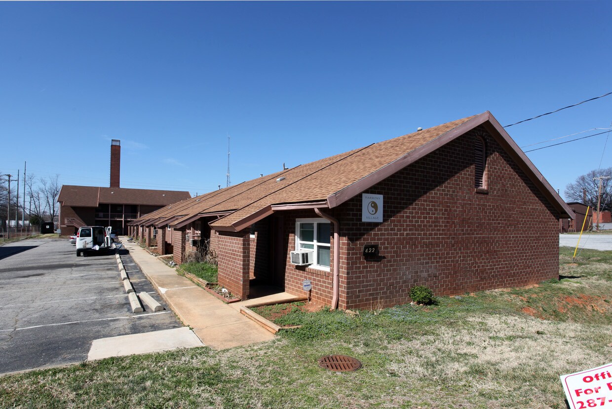 Foto del edificio - 422 S Elm St