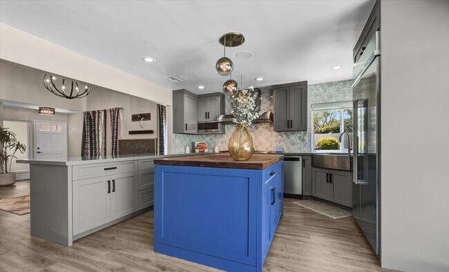 Foto del edificio - 3741 Rutherford Ct
