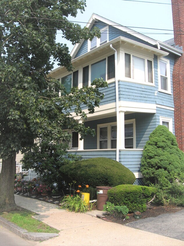 Primary Photo - 37 Allen St