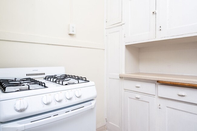 Interior Photo - 2226 Garfield Ave S