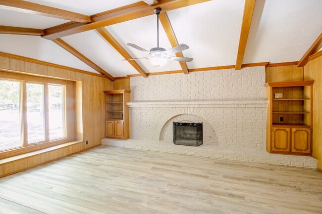 Building Photo - 3/2/2 on Cul de Sac South Lubbock.