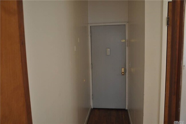 Foto del edificio - 567 Sutter Ave