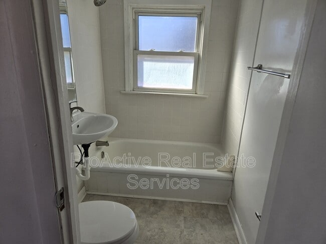 Building Photo - 3625 S Warwick Cir