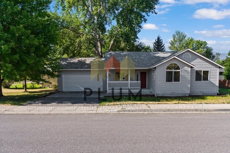 Foto principal - 5449 Golf Dr