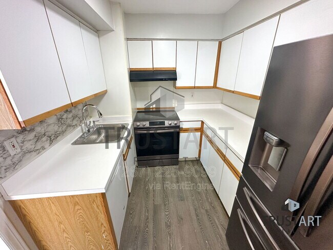 Building Photo - 217 Stevens St