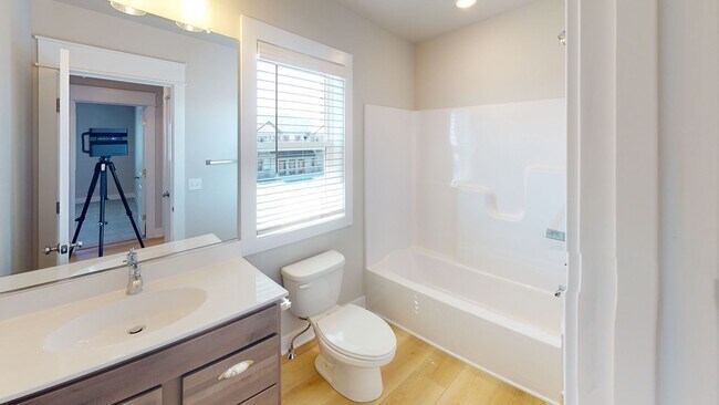 Building Photo - Gilbert 3 Bedroom Townhouse Available May 15th, 2026!