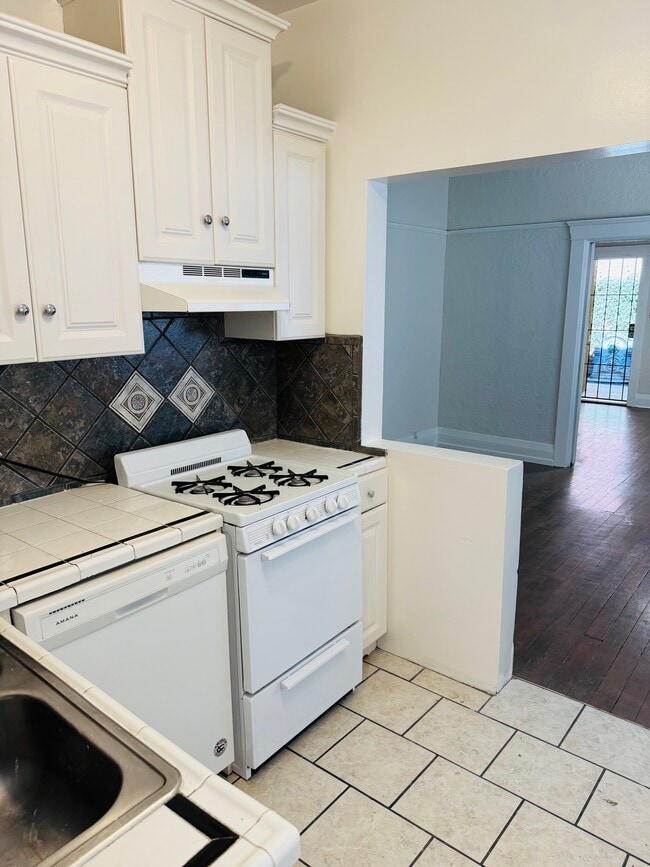 Foto del edificio - 116-122 W 9th St