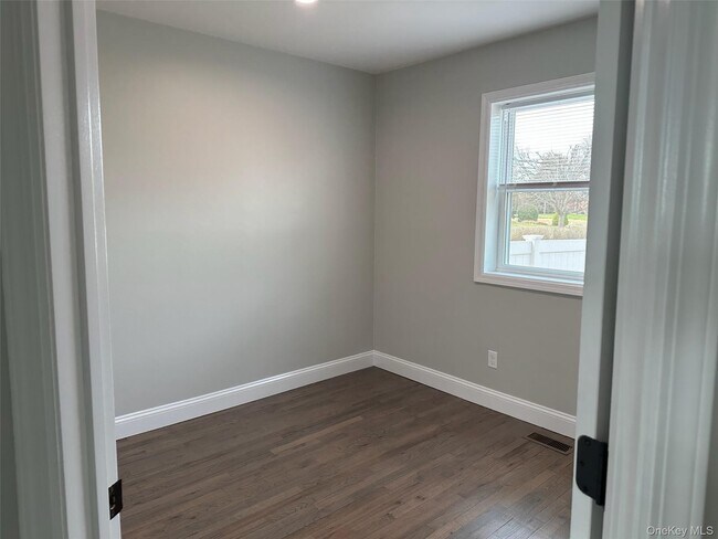 Foto del edificio - 99 N Railroad Ave